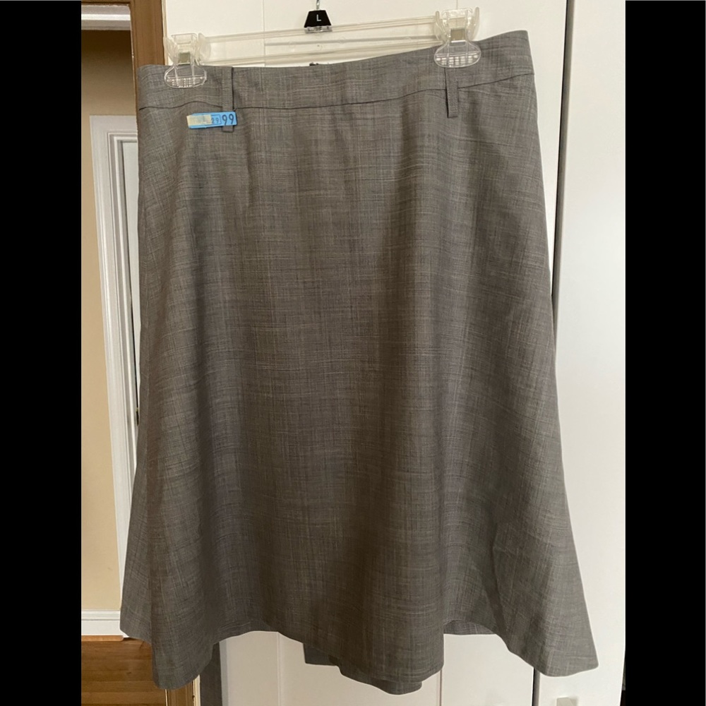Casual Corner skirt size 8